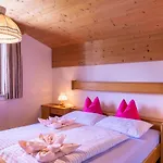 Gaestehaus Woetzer Und Landhaus Stocka *