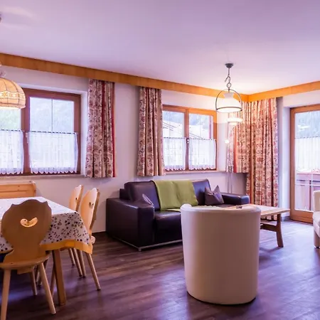 Gästehaus Wötzer Und Landhaus Stocka Grän