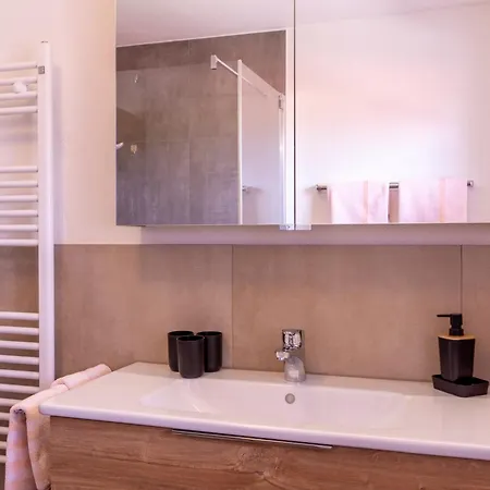 Gaestehaus Woetzer Und Landhaus Stocka